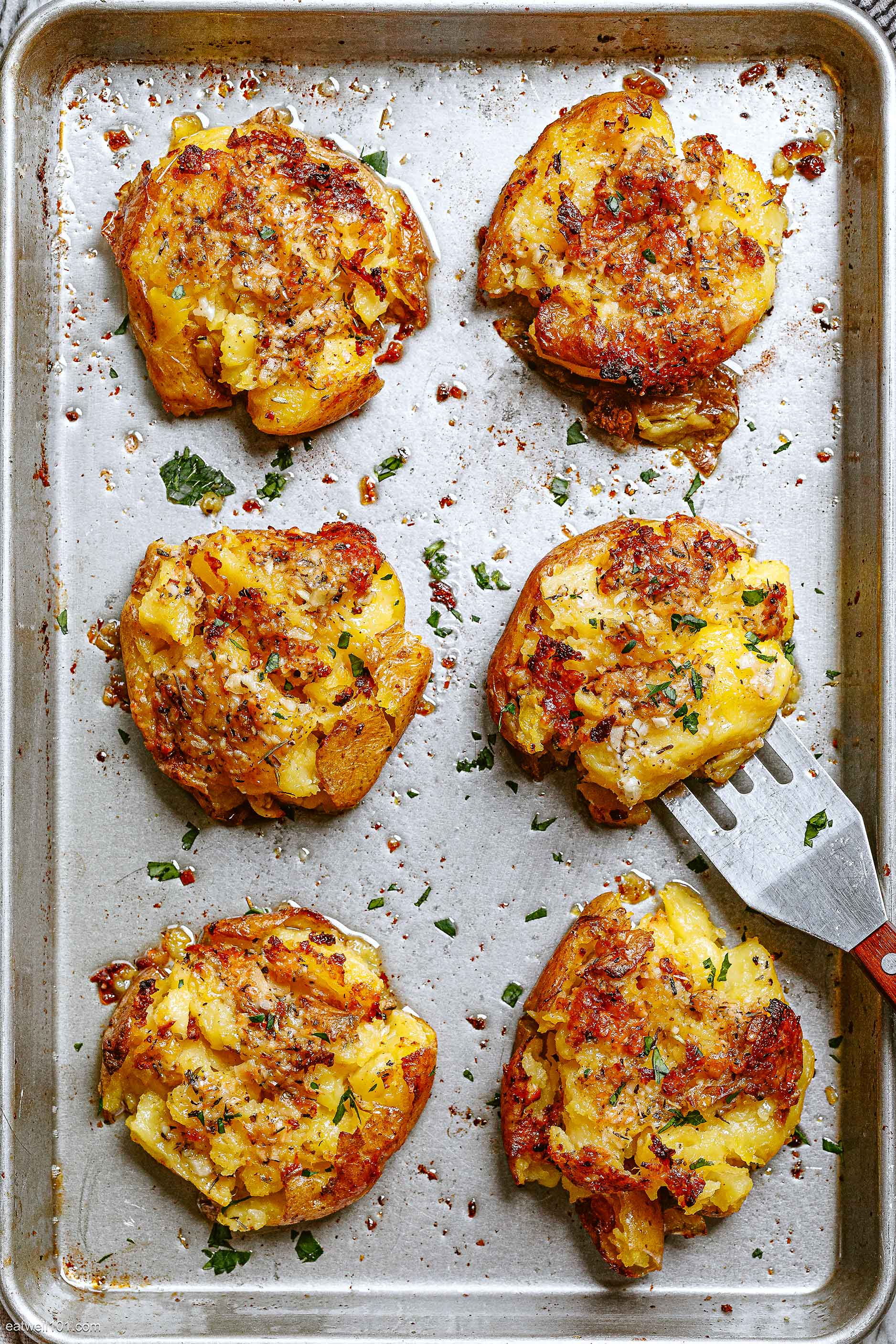 Garlic Butter Parmesan Smashed Potatoes 1
