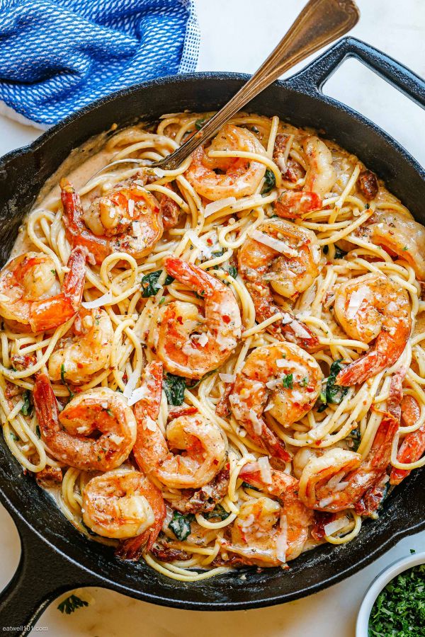 Creamy Mozzarella Shrimp Pasta with Spinach and Sun-dried Tomato