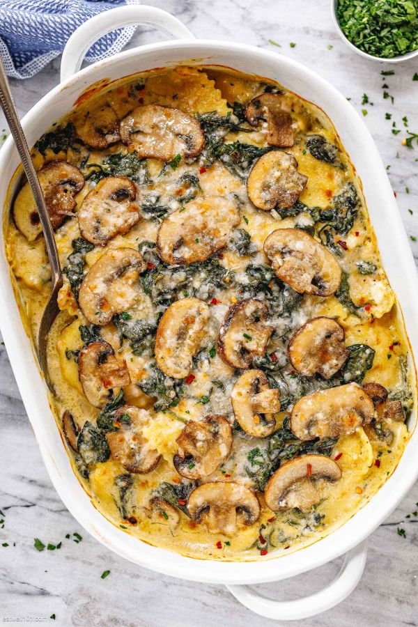 Cheesy Mushroom Ravioli Casserole with Spinach - #recipe by #eatwell101 - https://003.wrwe1r1zs3czx3c.workers.dev/mushroom-ravioli-casserole-recipe
