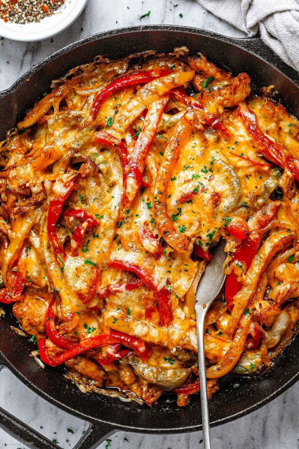 Cheesy Fajita Chicken Bake - #recipe by #eatwell101 - https://003.wrwe1r1zs3czx3c.workers.dev/fajita-chicken-bake-recipe