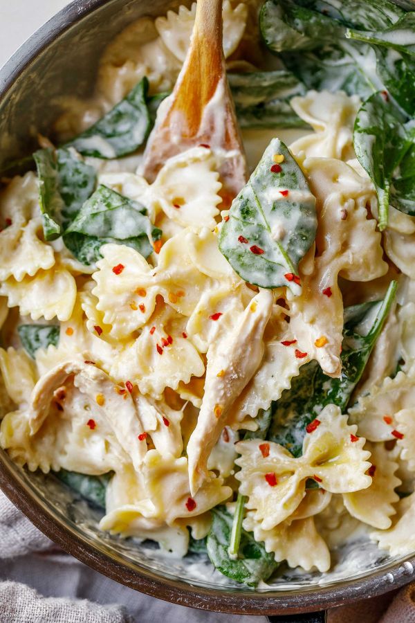 Cream Cheese Spinach Chicken Pasta