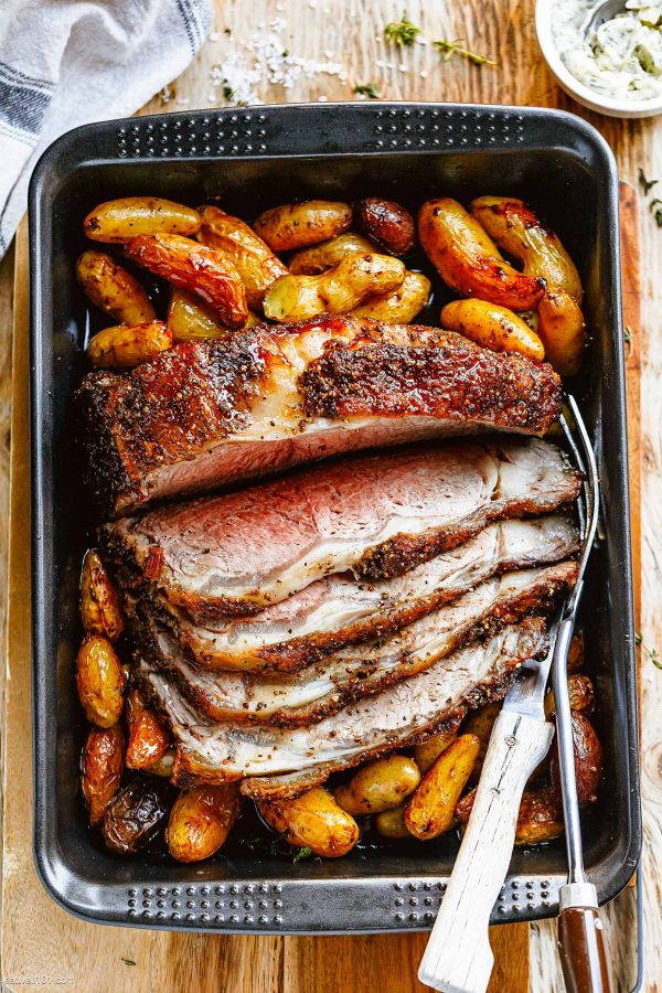 Perfect Roast Beef & Potatoes with Herb Garlic Butter - #recipe by #eatwell101 - https://003.wrwe1r1zs3czx3c.workers.dev/roast-beef-recipe