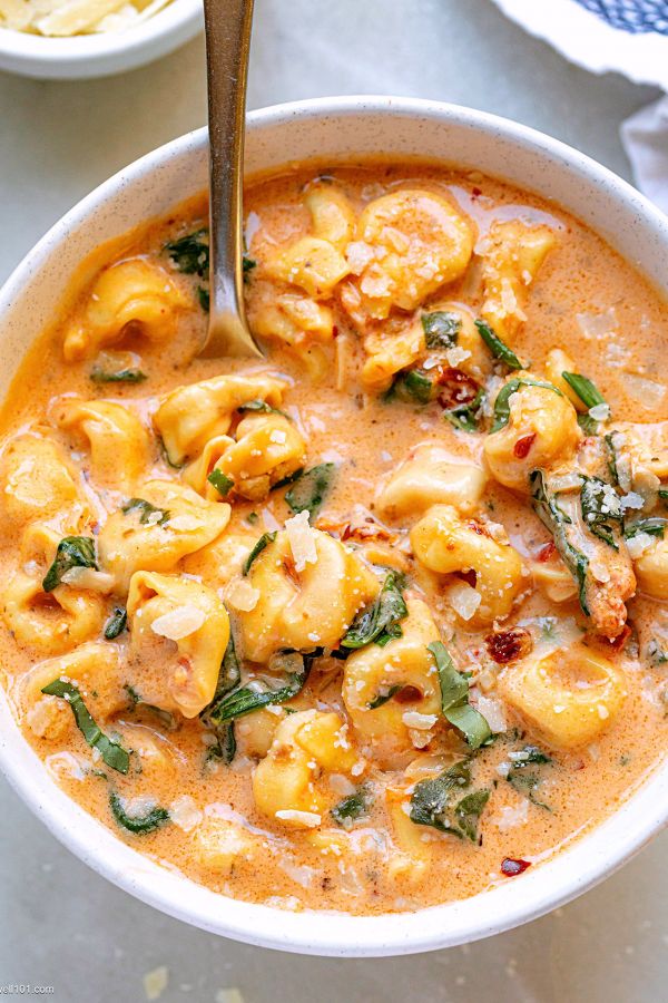 Creamy Tortellini Soup - #recipe by #eatwell101 - https://003.wrwe1r1zs3czx3c.workers.dev/creamy-tortellini-soup-recipe