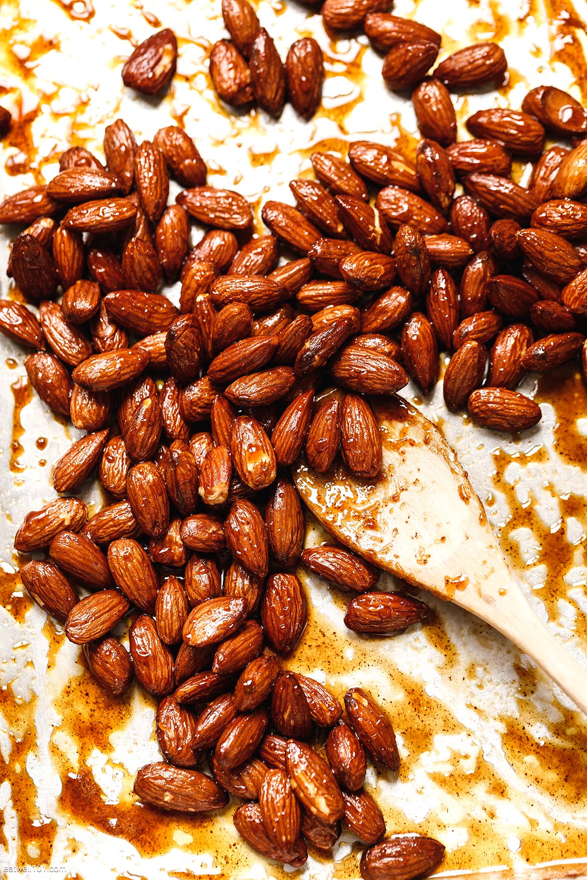 sweet and salty roasted almonds