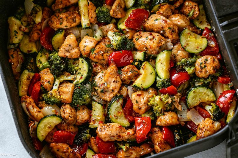 Air Fryer Chicken and Vegetables (Healthy Dinner in 15 minutes!)