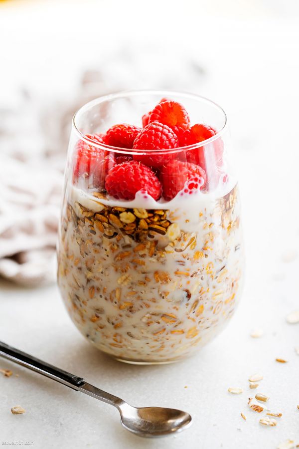 Honey Raspberry Overnight Oats