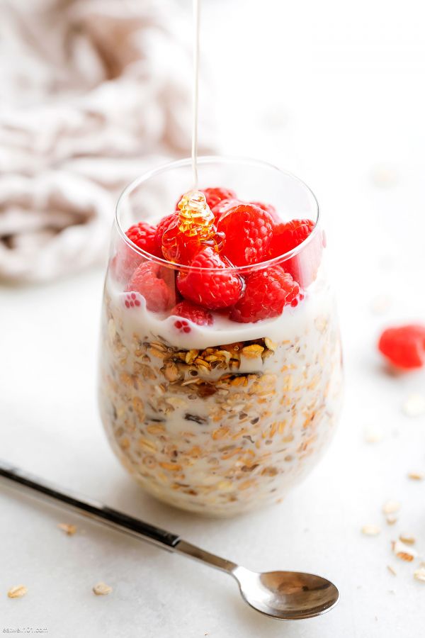 Honey Raspberry Overnight Oats