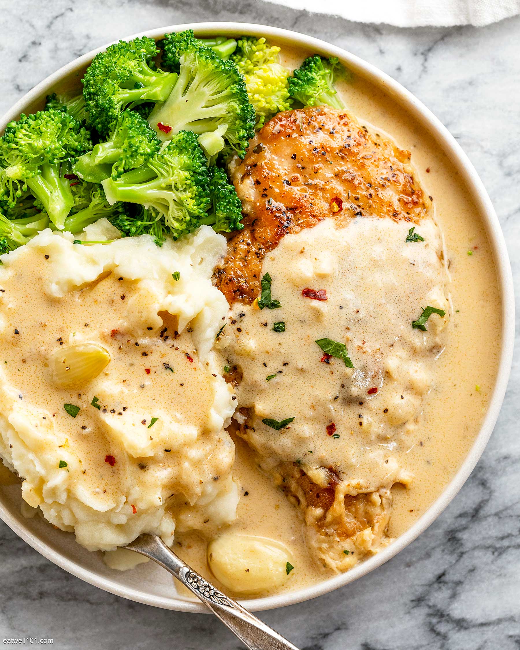 What to serve with creamy garlic chicken