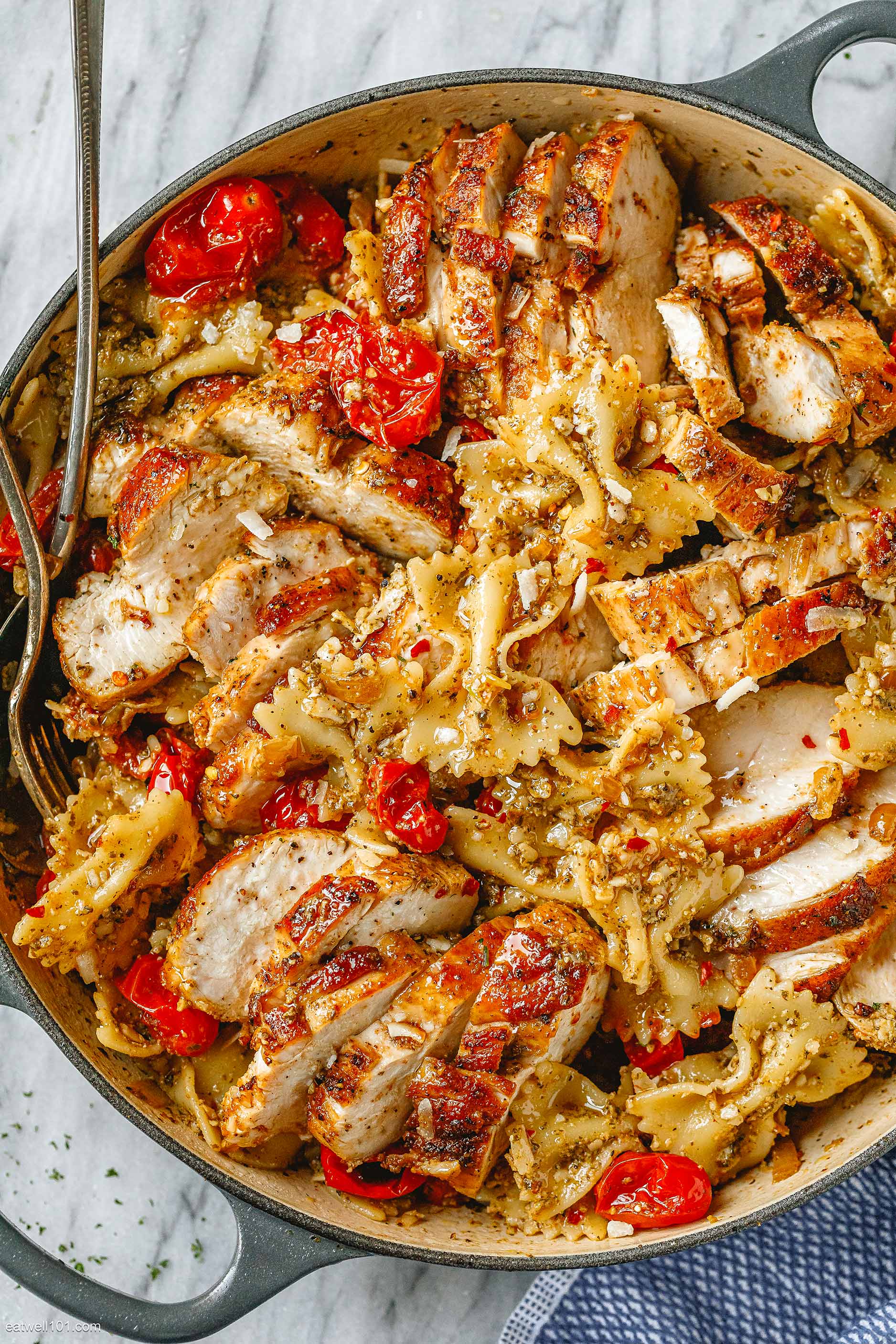 One Pot Creamy Pesto Chicken Pasta