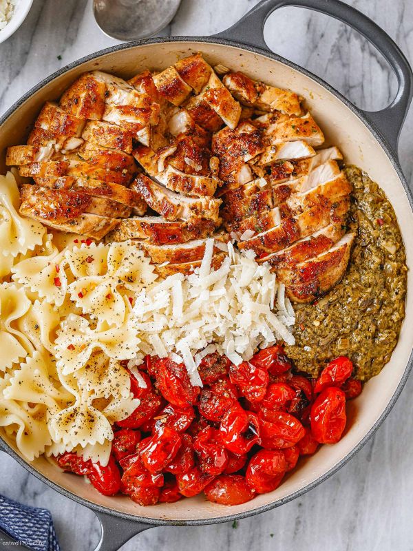 Easy Pesto Chicken Pasta