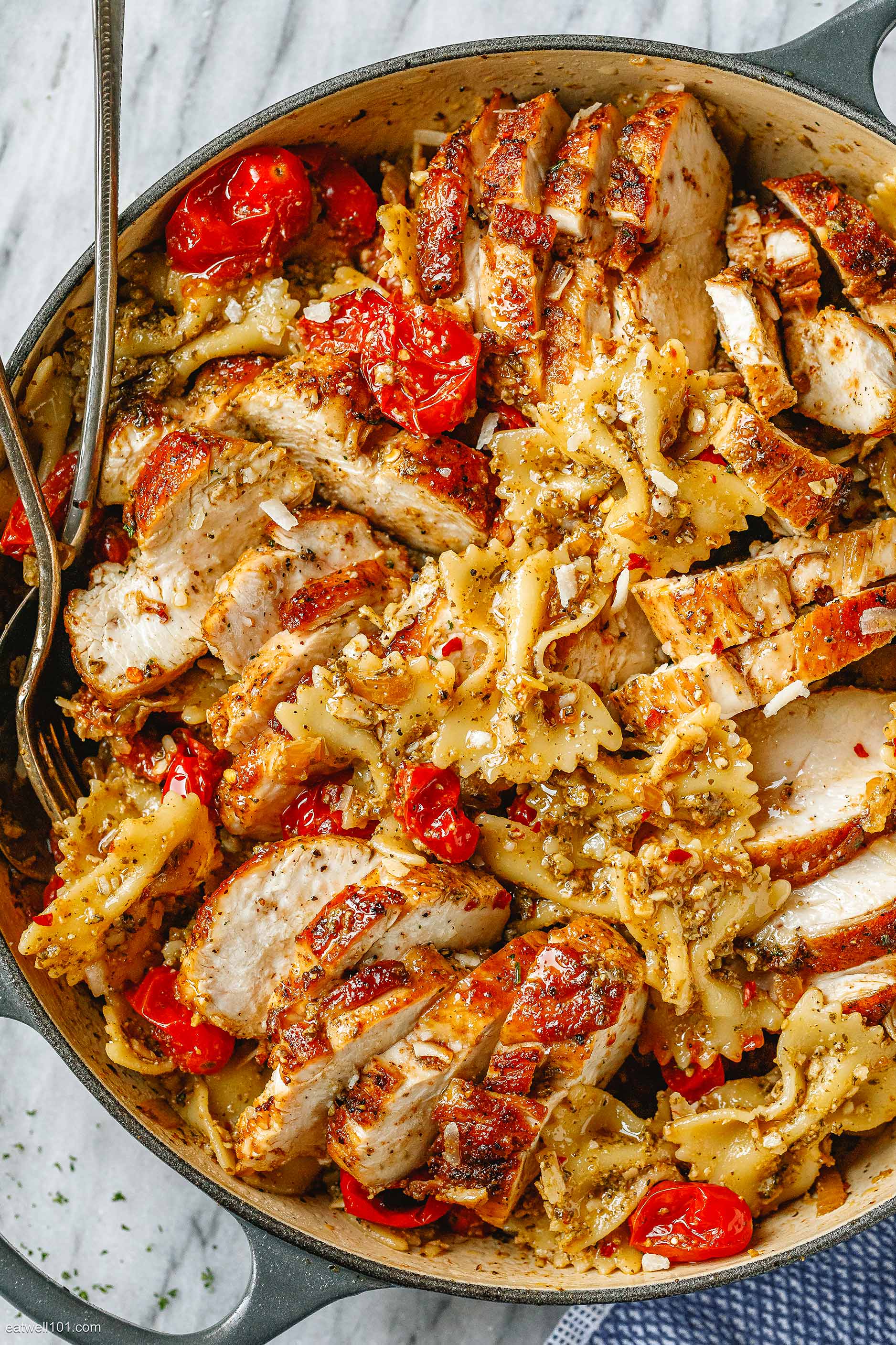 one pot pesto chicken pasta