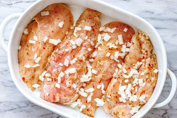 Mediterranean Chicken Zucchini Bake
