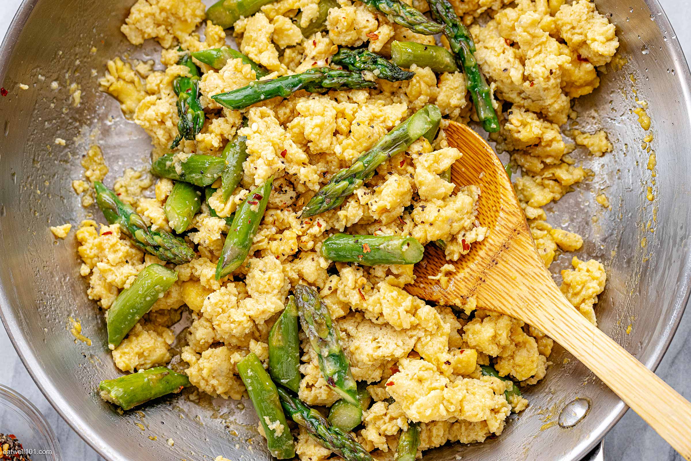asparagus scrambled eggs