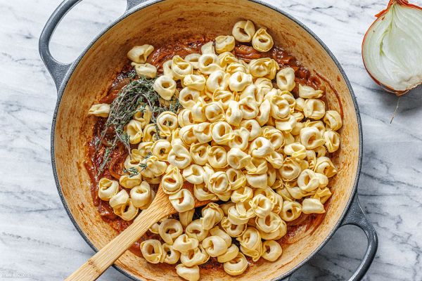 Creamy French Onion Tortellini {One-Pot}