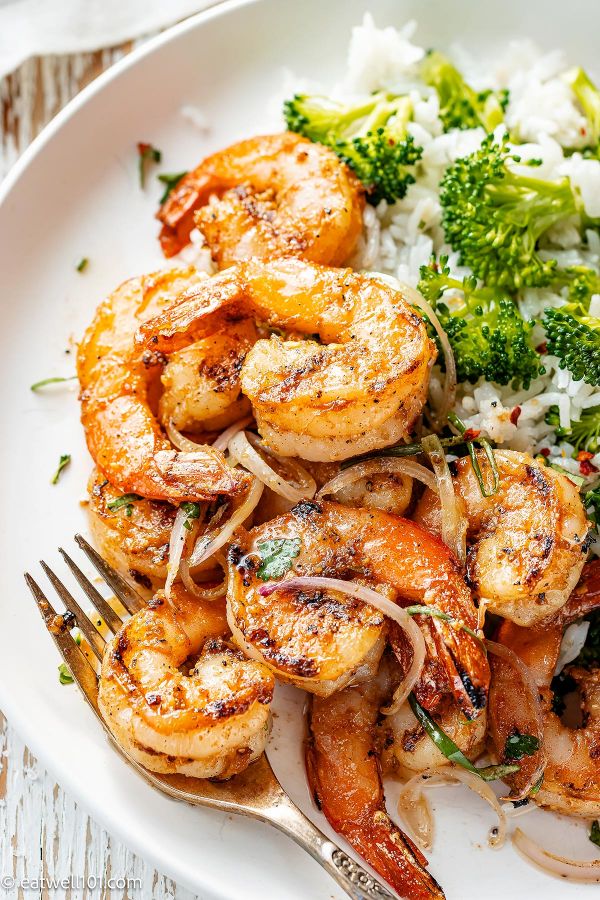 Garlic Butter Shrimp with Broccoli Rice - #recipe by #eatwell101 - https://003.wrwe1r1zs3czx3c.workers.dev/shrimp-and-rice-with-broccoli-recipe