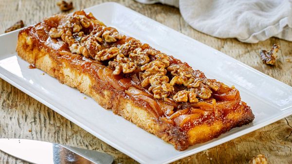 Upside-Down Caramel Apple Cake recipe