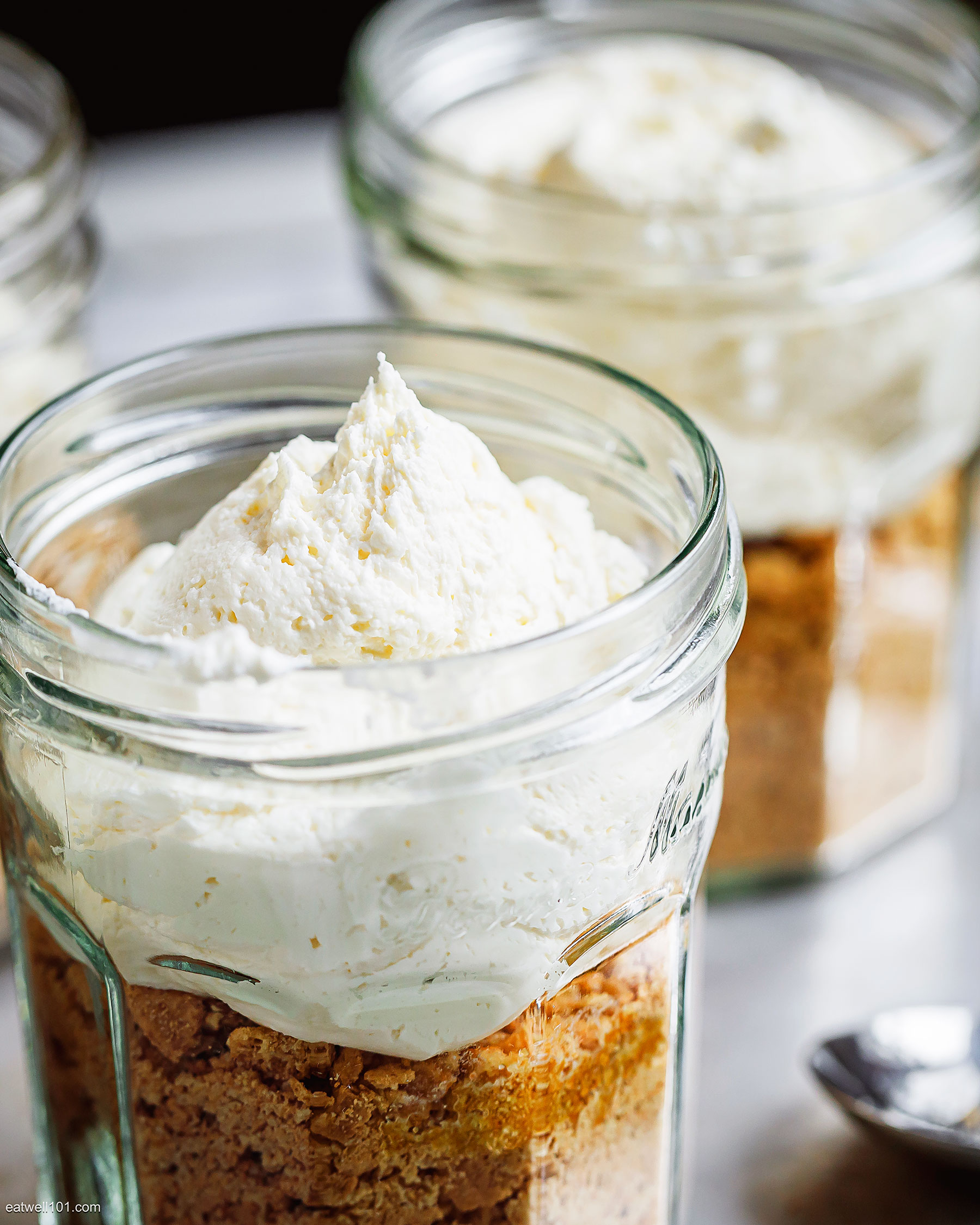 mini cheesecake jars