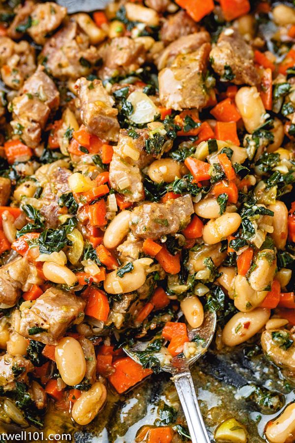 Braised Pork with Kale and Beans - #recipe by #eatwell101 - https://003.wrwe1r1zs3czx3c.workers.dev/braised-pork-recipe