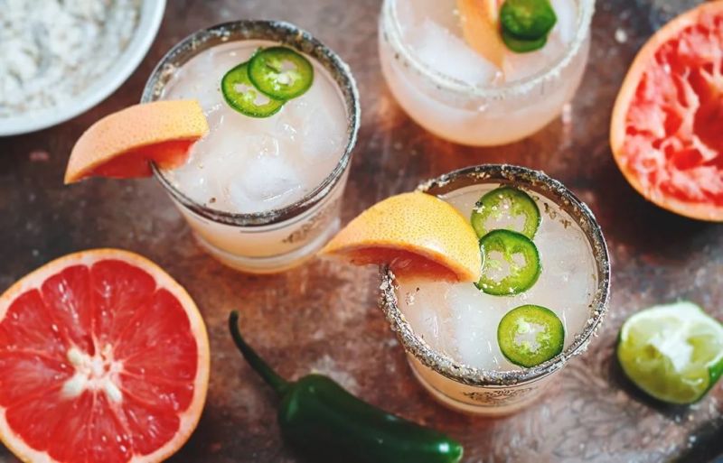 20 Easy Cocktails Recipes For Outdoor Entertaining
