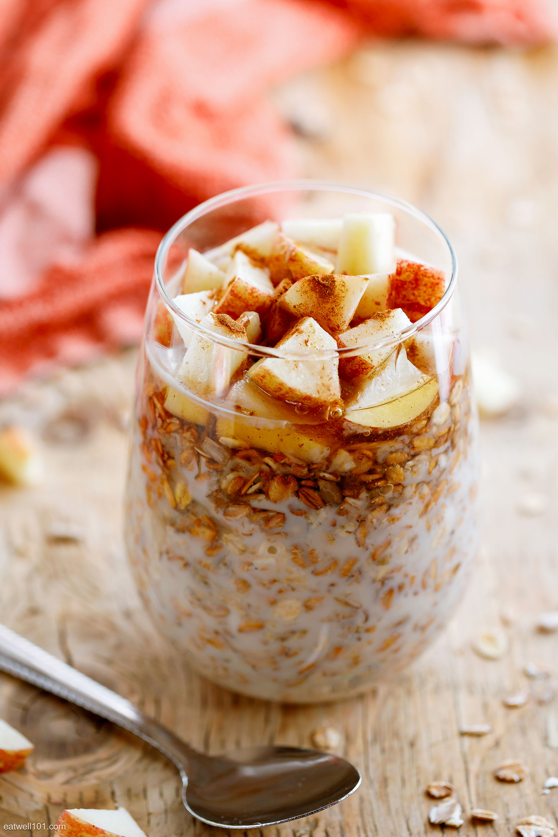 Apple Cinnamon Overnight Oats