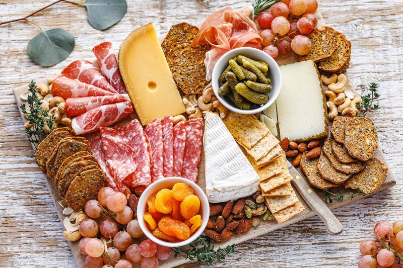 How to Make A Cheese Board