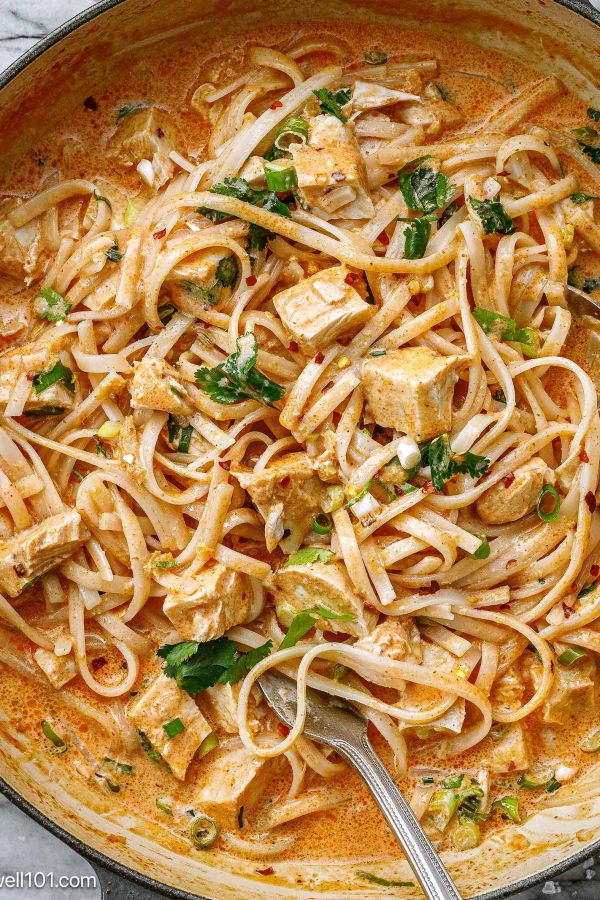Creamy Thai Chicken Noodles - #recipe by #eatwell101 - https://003.wrwe1r1zs3czx3c.workers.dev/thai-chicken-noodles-recipe