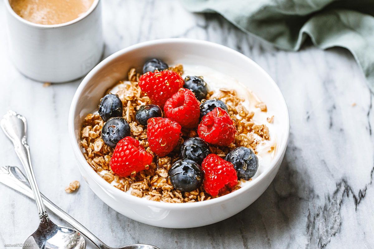 Yogurt Granola Bowl