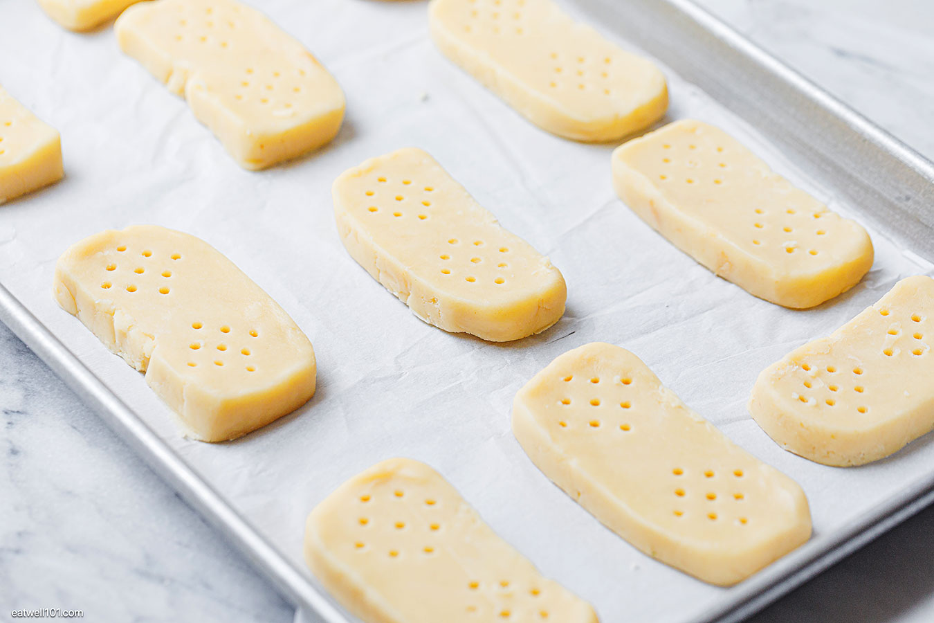 baked shortbread cookies