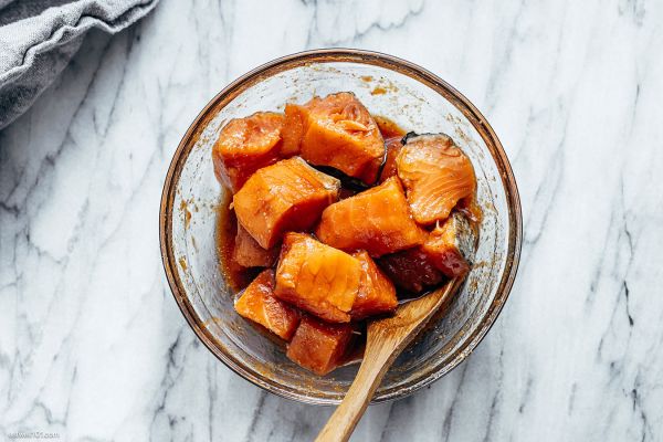 10-Minute Air Fryer Salmon Bites